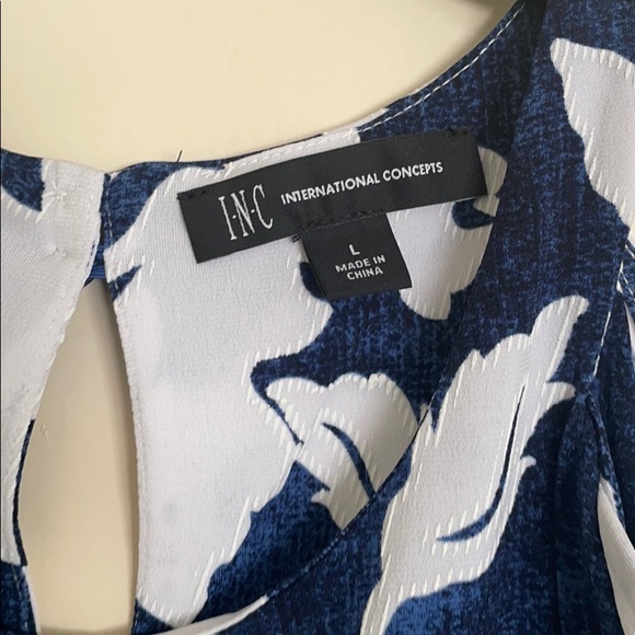 Blue top - Picture 2 of 3